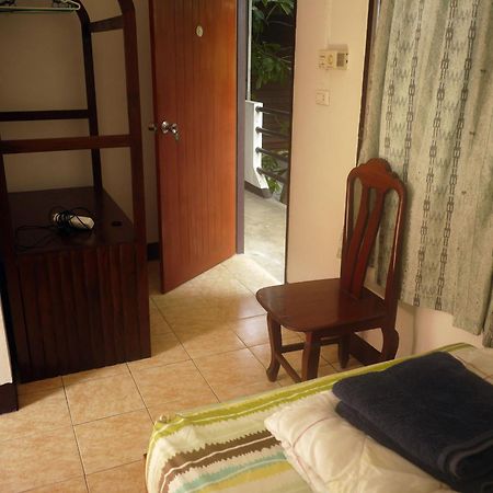 Sarah Guest House Τσιάνγκ Μάι Εξωτερικό φωτογραφία